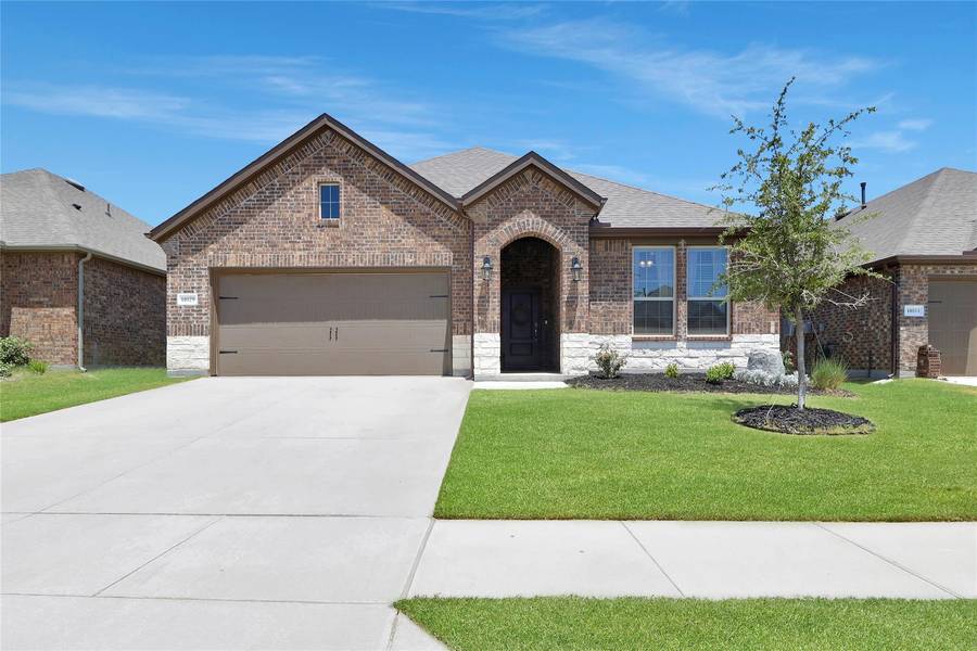 11029 Klondike Lane, Aubrey, TX 76227