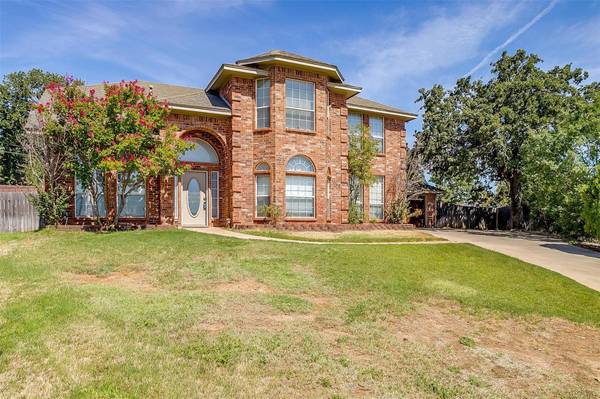 1253 Leanne Court, Kennedale, TX 76060