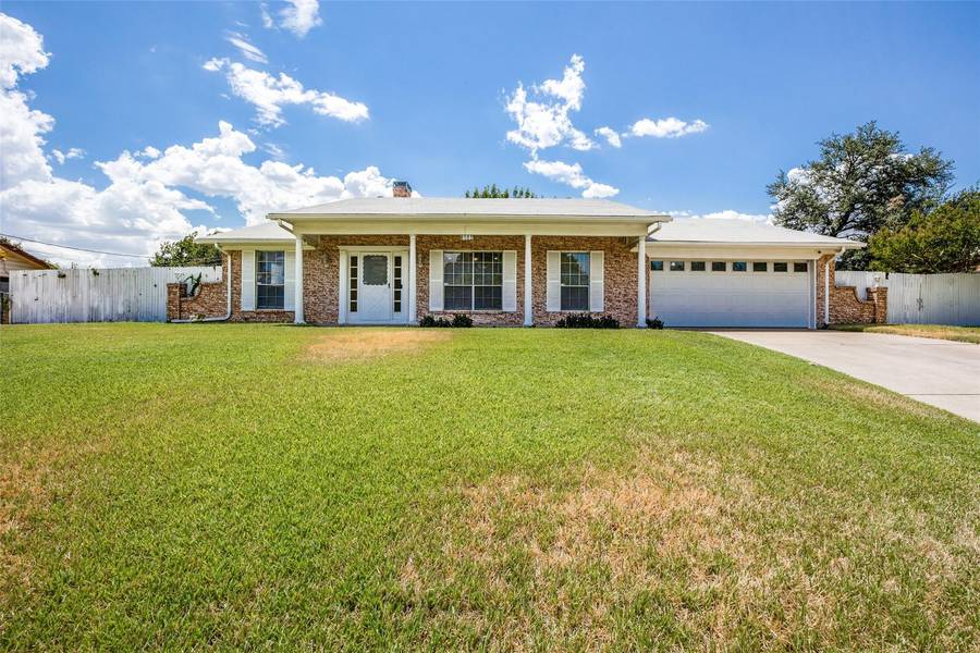 3836 Cresthill Road, Benbrook, TX 76116