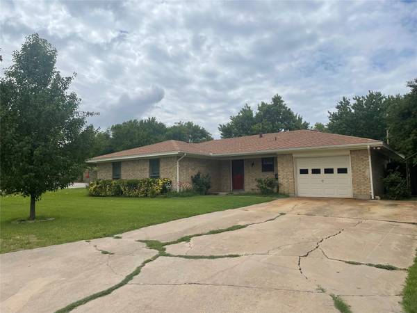 240 S Willow Street, Muenster, TX 76252