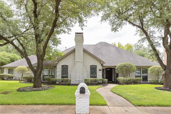 512 Arthurs Drive, Desoto, TX 75115