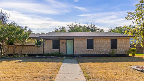 110 N Valley Street, Red Oak, TX 75154