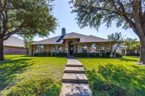 3902 Pointe Loma Drive, Rowlett, TX 75088