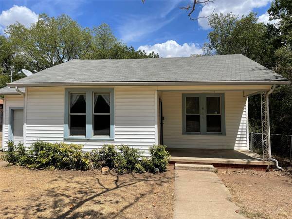 611 SW 4th Avenue, Mineral Wells, TX 76067