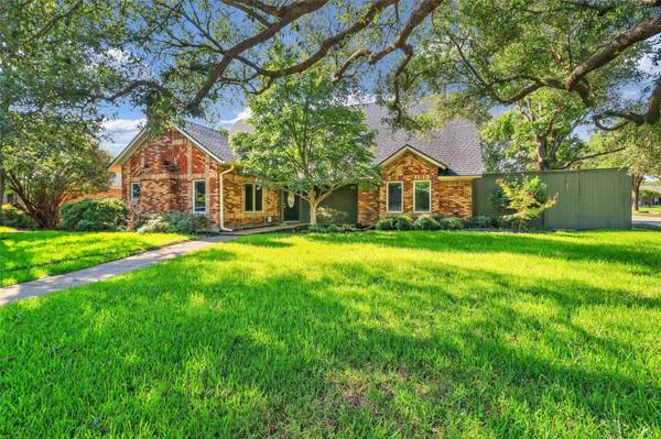 1800 Villanova Drive, Richardson, TX 75081