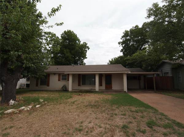 1316 Corto Street, Graham, TX 76450