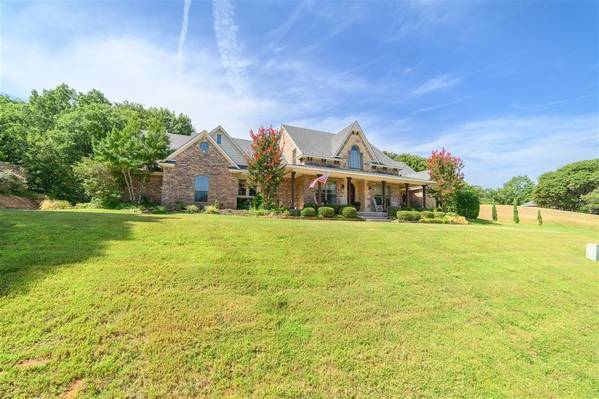 3514 Deer Creek Circle,  Denison,  TX 75020