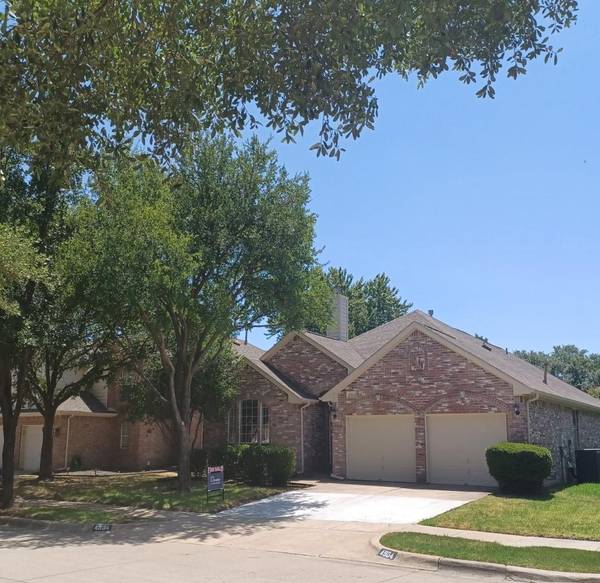 4904 Great Divide Drive, Fort Worth, TX 76137