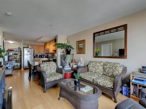 Victoria, BC V8W 4A4,751 Fairfield Rd #1101