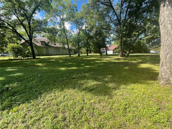 807 Evans Street,  Bonham,  TX 75418