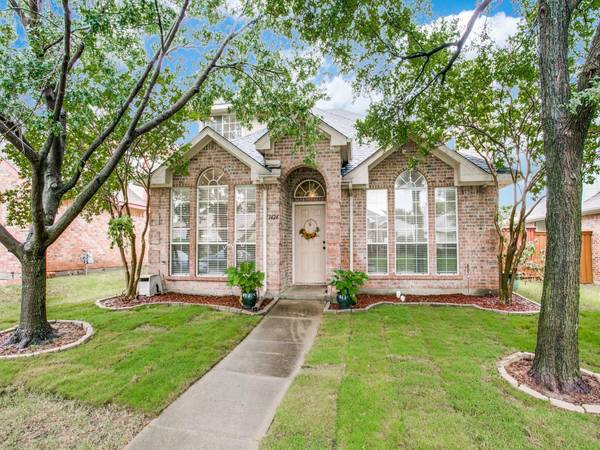 1424 Ross Drive, Lewisville, TX 75067