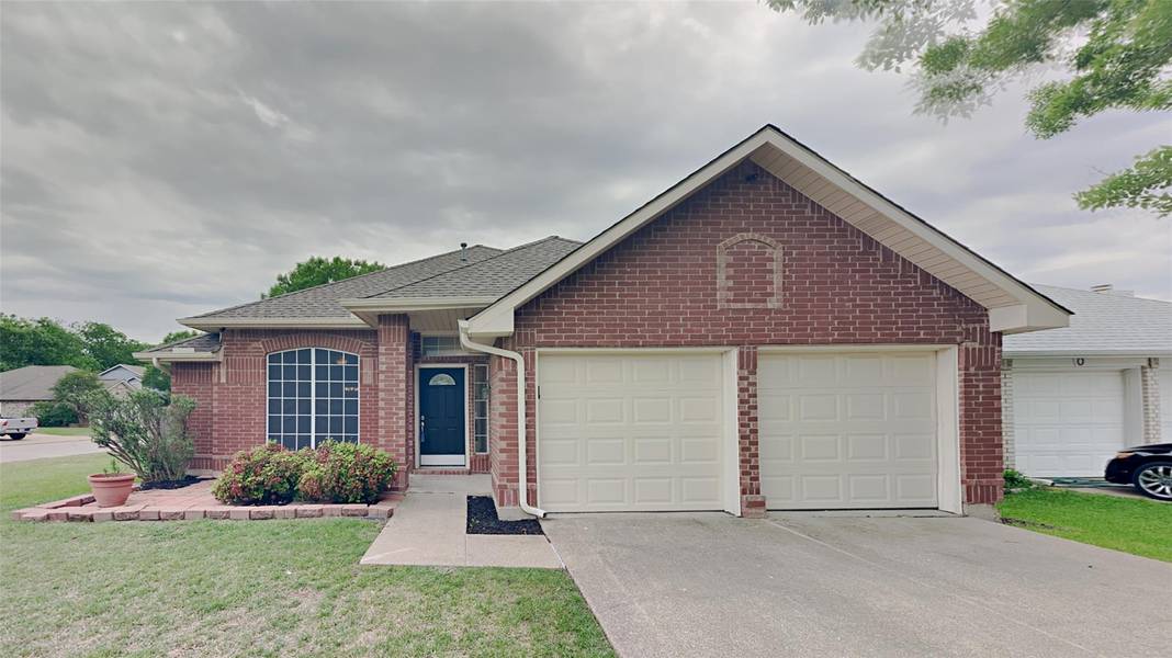 4227 Maryanne Place, Haltom City, TX 76137