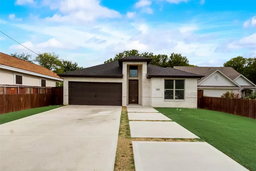 3018 Canada Drive, Dallas, TX 75212