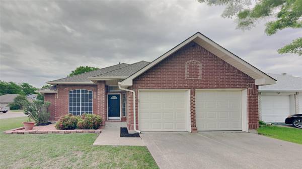 4227 Maryanne Place, Haltom City, TX 76137