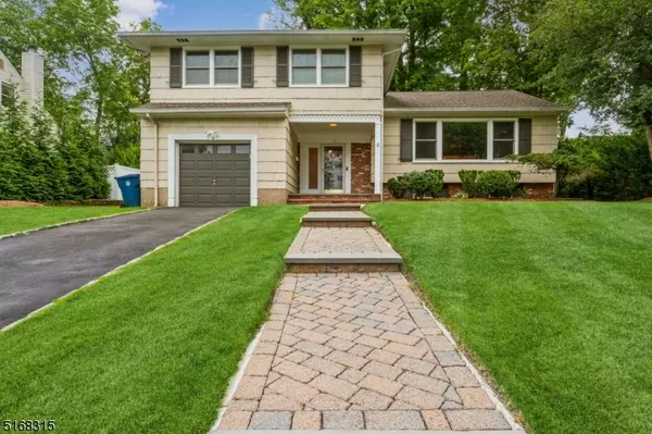 6 Crest Ln, Fanwood Boro, NJ 07023