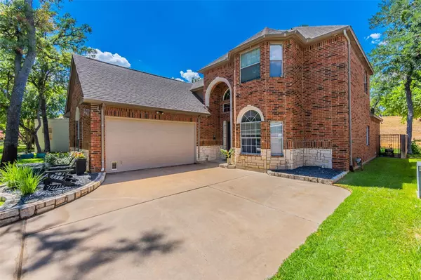 Fort Worth, TX 76112,5933 Riverbend Place