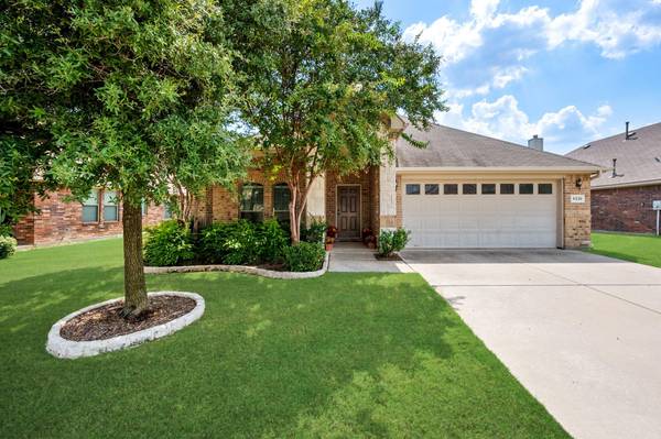 8210 Tierra Del Sol Road, Arlington, TX 76002