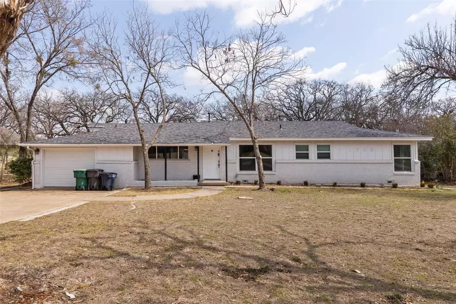 1705 Jenson Road, Fort Worth, TX 76112