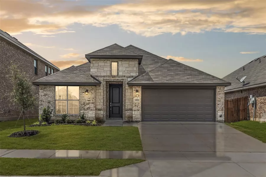 10004 Norway Spruce Trail, Fort Worth, TX 76036