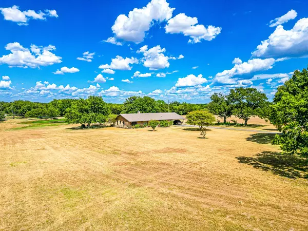 280 White Oak Lane, Corsicana, TX 75110