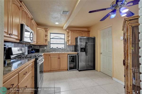 2330 N 67th Ter,  Hollywood,  FL 33024