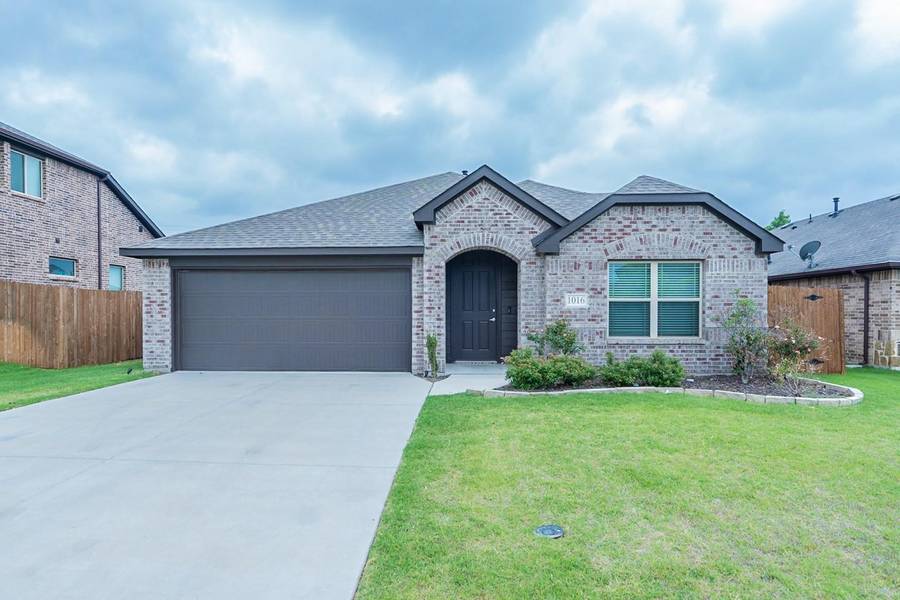 1016 Fairfax Drive, Godley, TX 76044