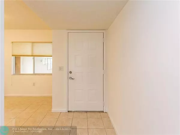 Pembroke Pines, FL 33027,13700 SW 11th St  #106A