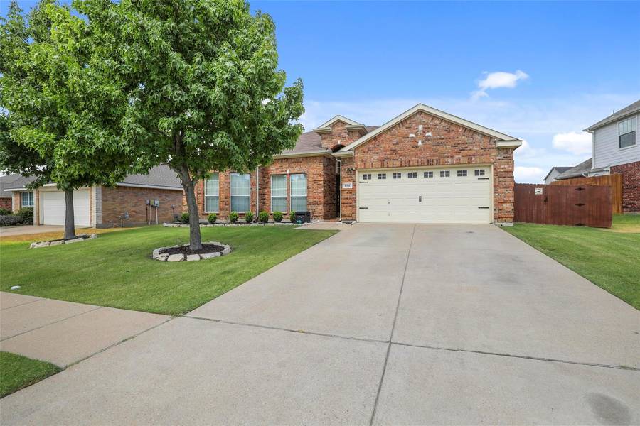 606 Diamond Creek Drive, Forney, TX 75126