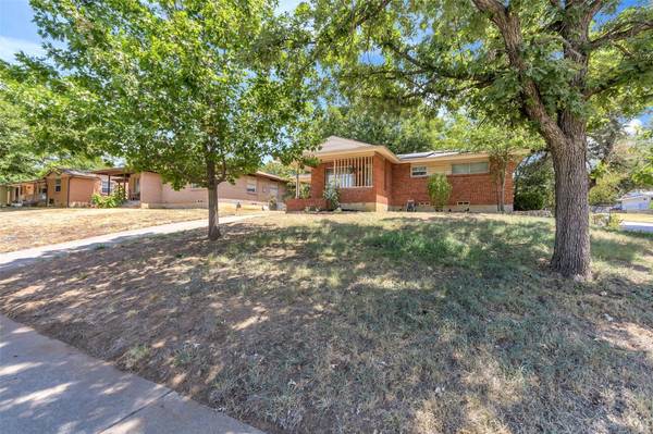 300 Myrtle Drive, Hurst, TX 76053