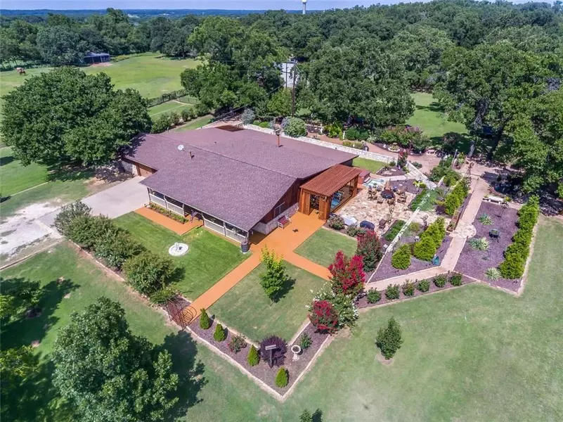 3421 Trails End Road, Burleson, TX 76028