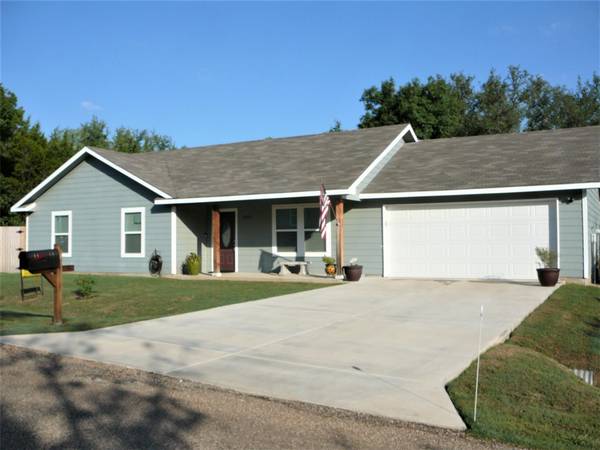 1026 Indian Drive, Granbury, TX 76048