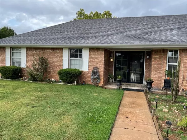 Tecumseh, OK 74873,702 Cedar Lane