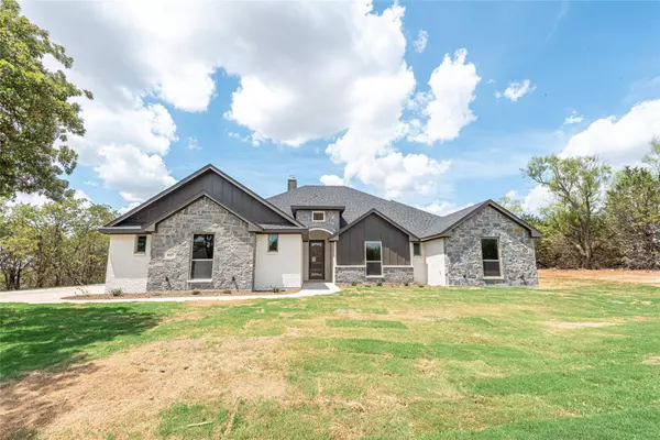 1025 Churchill Lane, Millsap, TX 76066