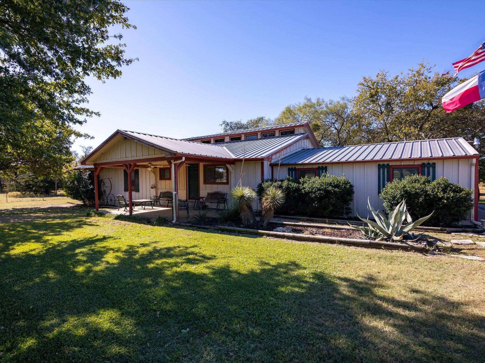 2936 County Road 415,  Coyote Flats,  TX 76031