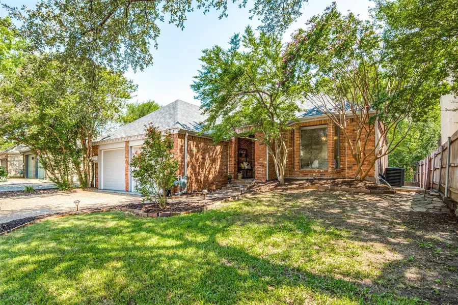 9126 Valley Chapel Lane, Dallas, TX 75220