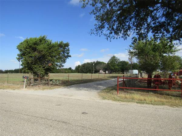 630 County Road 392, Stephenville, TX 76401