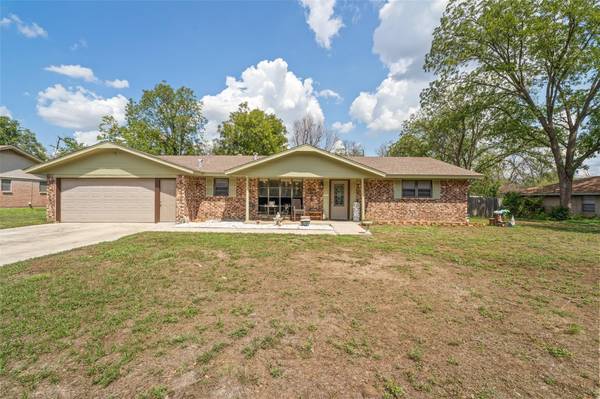 2008 7th Street, Brownwood, TX 76801