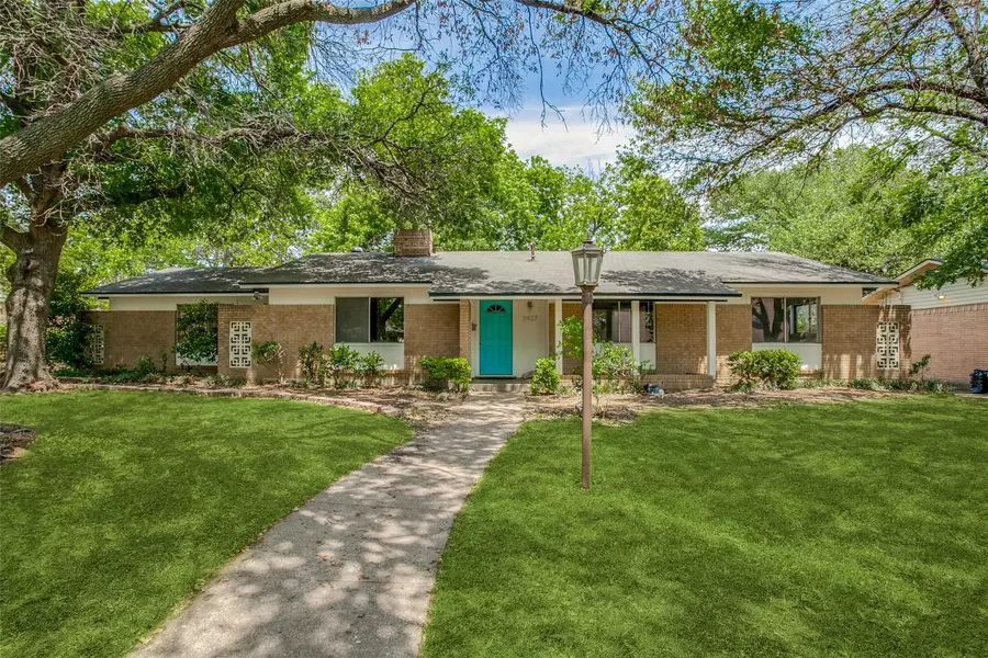 3427 Old Colony Road, Dallas, TX 75233