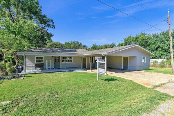 212 Paris Drive, Pottsboro, TX 75076