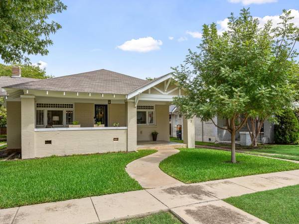 3912 Clarke Avenue, Fort Worth, TX 76107