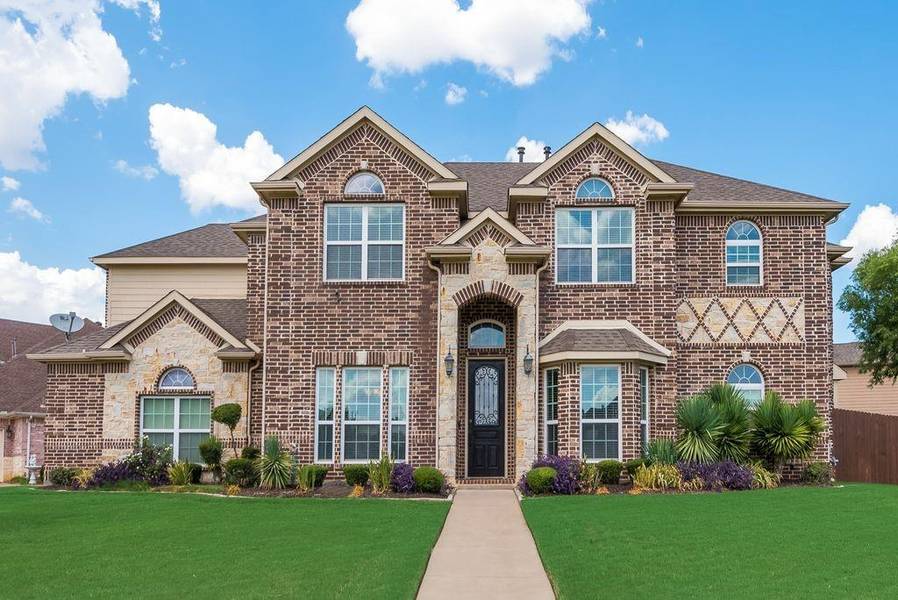 725 Lakewood Drive, Kennedale, TX 76060