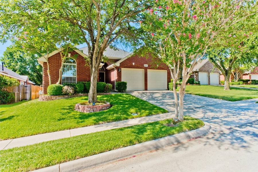 4808 Davy Crockett Trail, Fort Worth, TX 76137