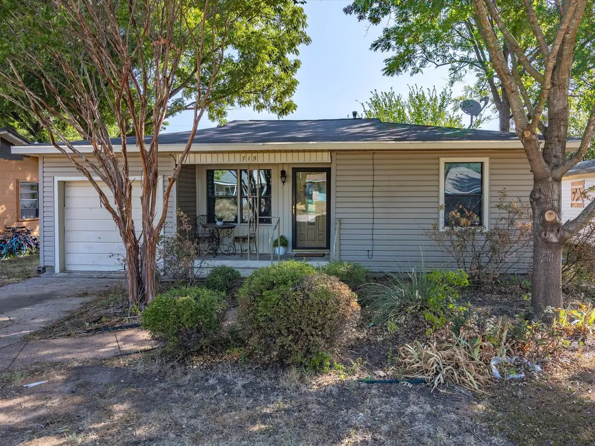 Bowie, TX 76230,715 Small Street