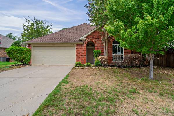 333 Bluewood Lane, Lake Dallas, TX 75065