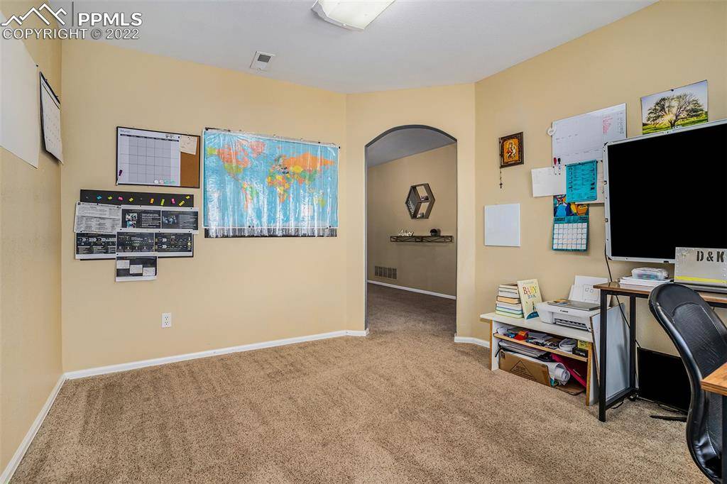 Pueblo, CO 81008,4979 Thrush DR