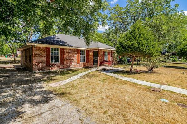 111 Griffin Street, Waxahachie, TX 75165