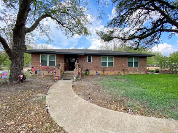 607 E Leslie Street, Hamilton, TX 76531