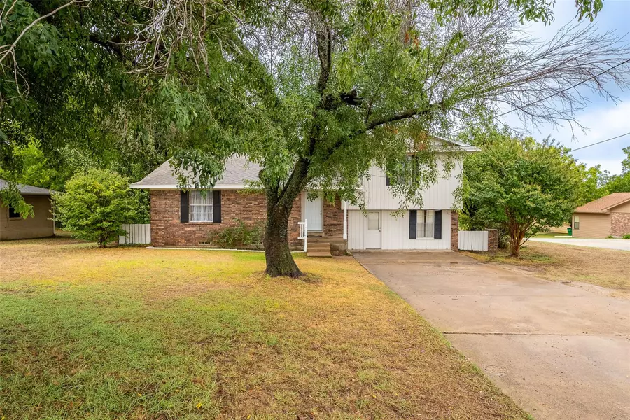 506 Ovilla Road, Waxahachie, TX 75167