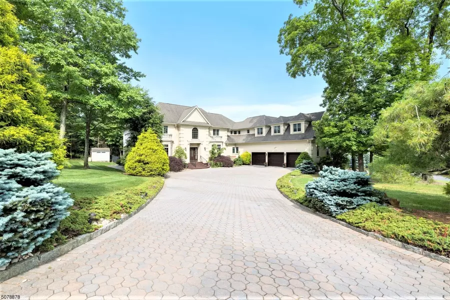 20 Watchung Crest Dr, Watchung Boro, NJ 07069