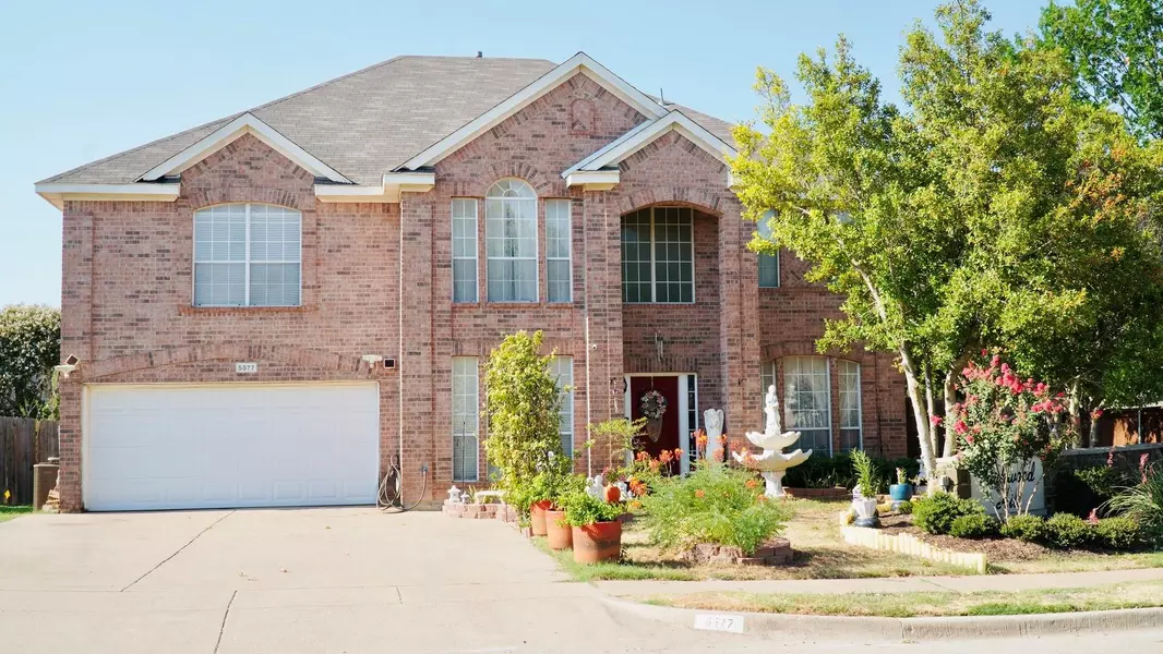 5577 Lawnsberry Drive, Fort Worth, TX 76137